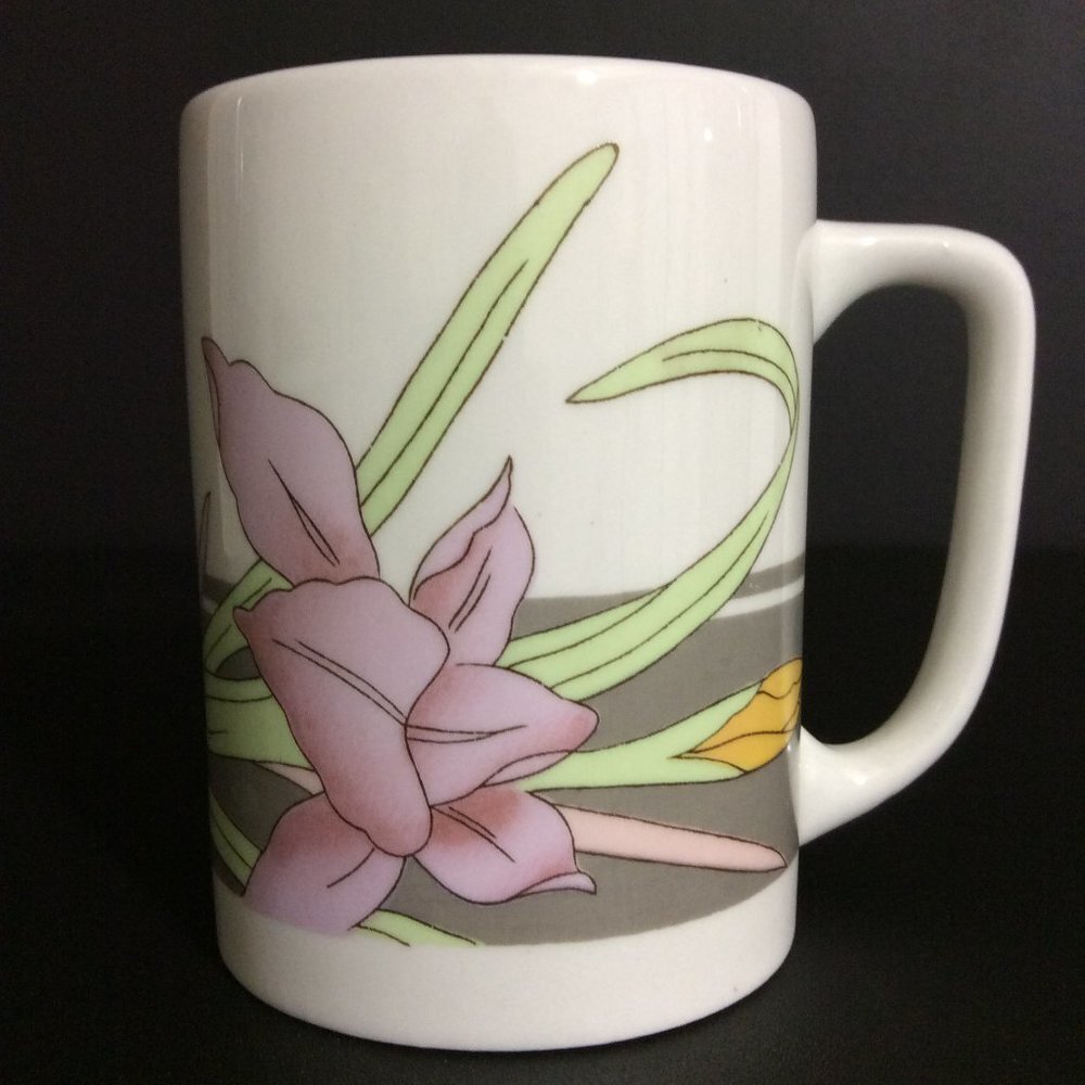 COFFEE Mug Cup Finest Ceramics White Floral 10 Oz